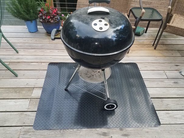 Weber grill on my Resilia under grill mat