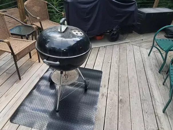 Charcoal grill discount mat for deck